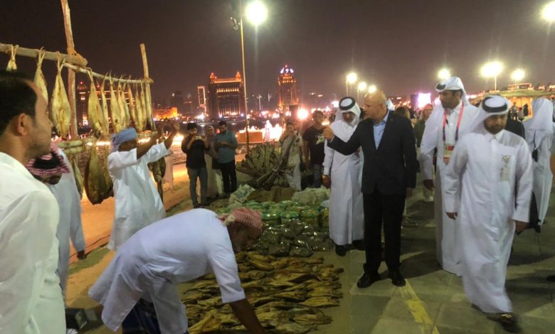 بالفيديو.. نائب رئيس الإكوادور يتجول في الشوارع ويزور كتارا قبل ساعات من افتتاح المونديال