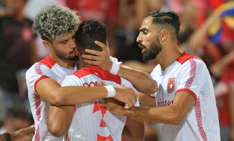 النجم الساحلي يتأهل لدور المجموعات بفوز مستحق على الجيش الملكي 2-1