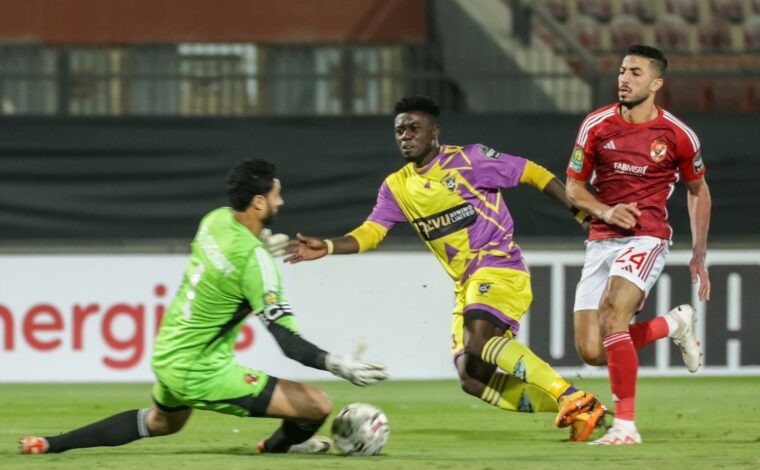 الأهلي يبدأ حملة الدفاع عن اللقب بفوز متأخر على ميدياما الغاني 3-0