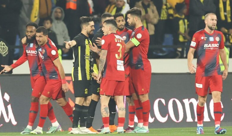 الاتحاد يسقط قبل مونديال الأندية أمام ضمك 3-1 وطارق حامد يسجل في فريقه السابق