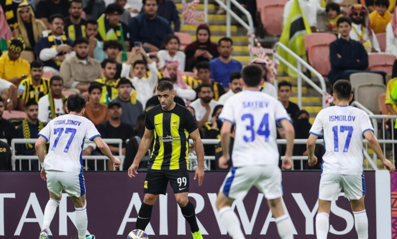 الاتحاد يفوز على نافباخور 2-1 ويتأهل لربع النهائي وبنزيما يسجل بالخطأ في مرماه