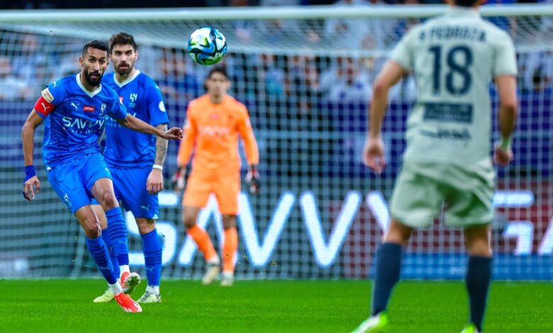 الهلال يعزز رقمه القياسي بالفوز على الأخدود 3-0