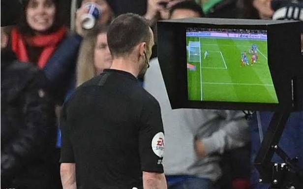 ليفربول يرفض إلغاء الـ VAR في مباريات الدوري الإنجليزي