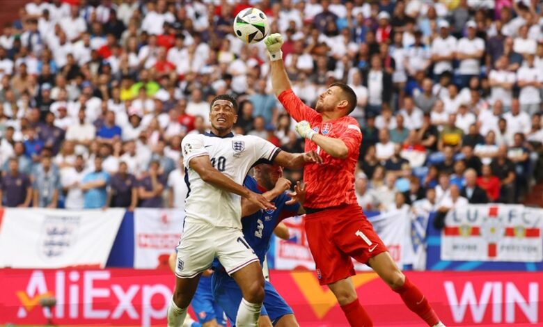 بيلينجهام وكين يقودان إنجلترا للفوز على سلوفاكيا 2-1 والتأهل لربع النهائي